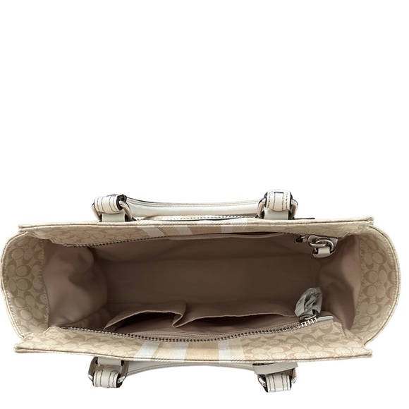 COACH 19915 Legacy Signature Satchel Canvas and Leather. Steal at this price! - Picture 4 of 10